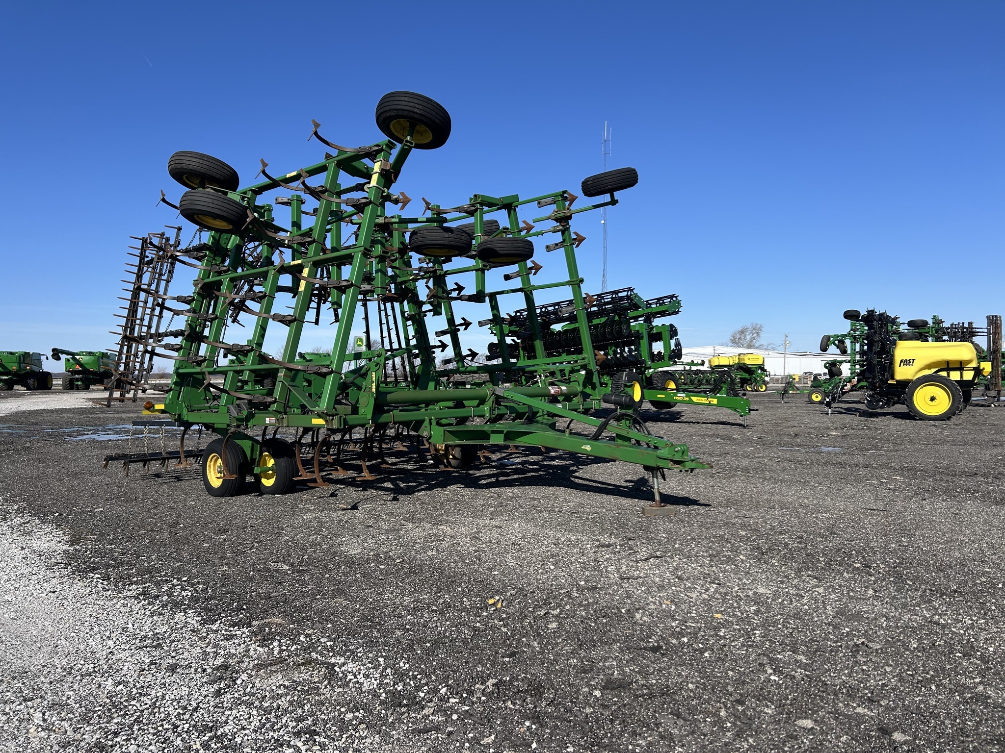 2006 John Deere 2210 Field Cultivator