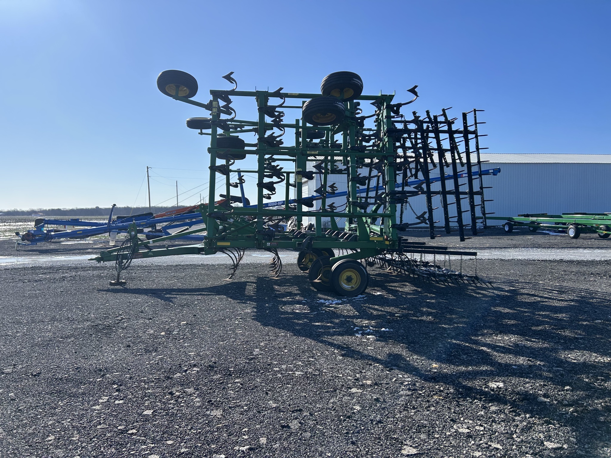 2006 John Deere 2210 Field Cultivator