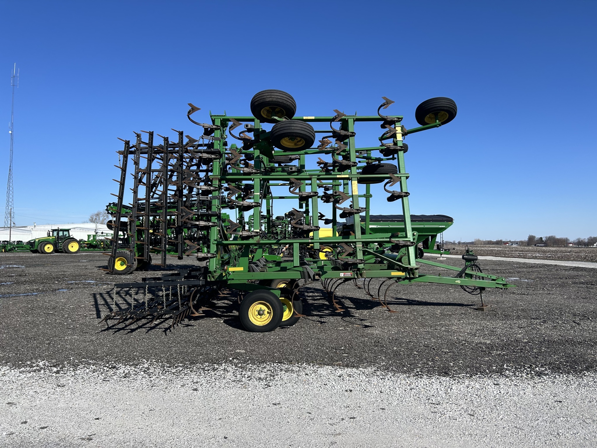 2006 John Deere 2210 Field Cultivator