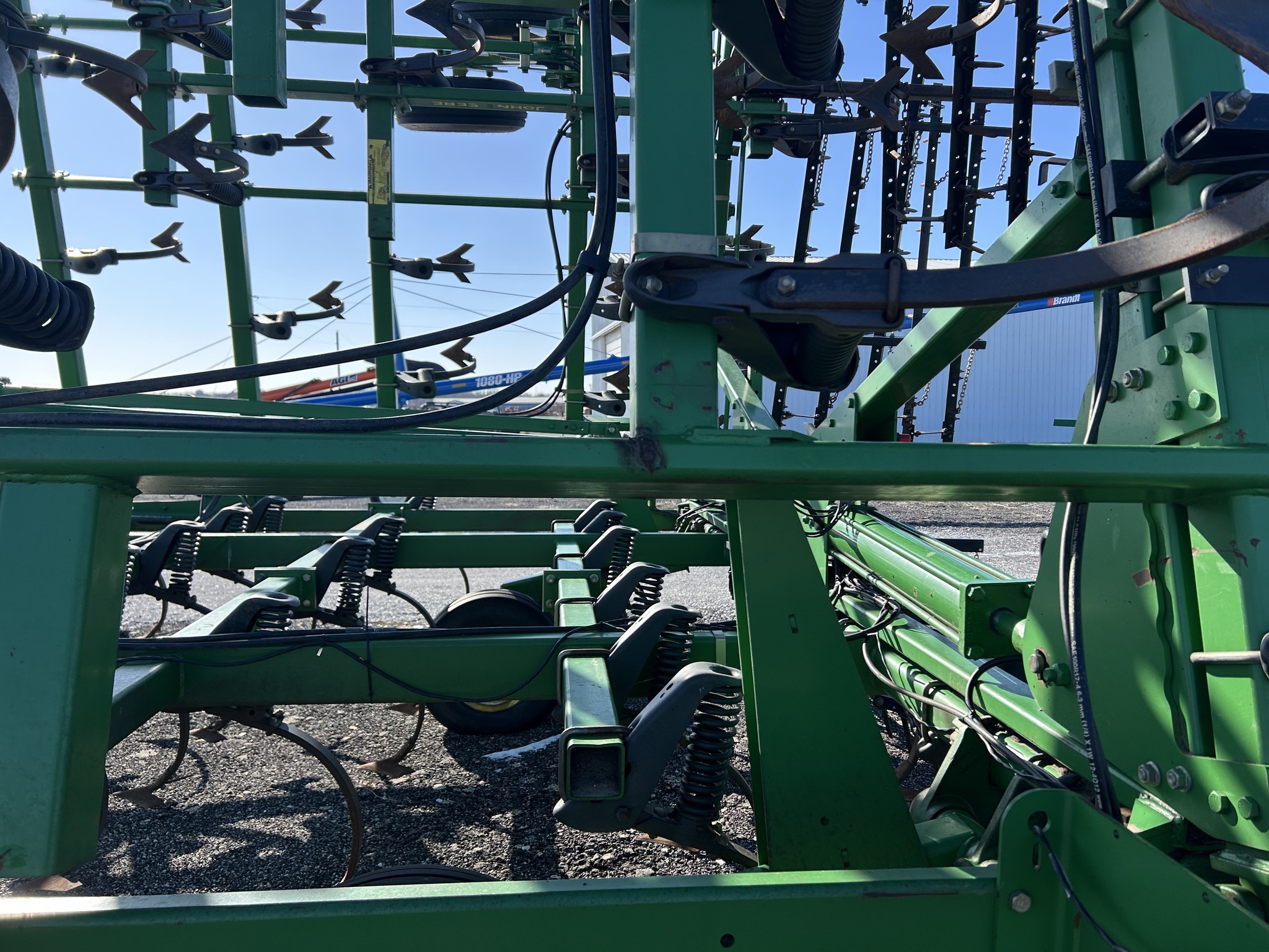 2006 John Deere 2210 Field Cultivator