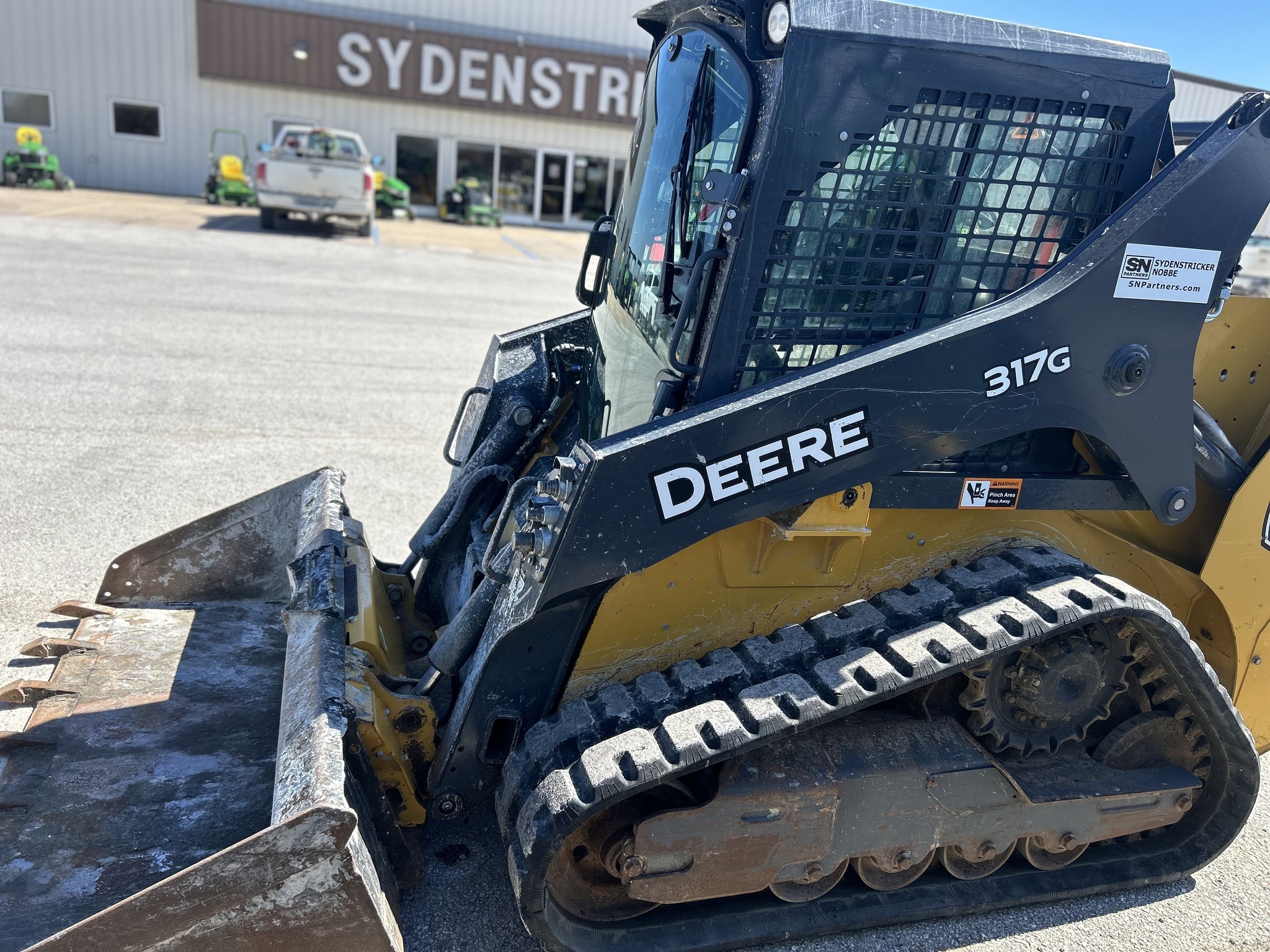 2023 Deere 317G Skid Steer