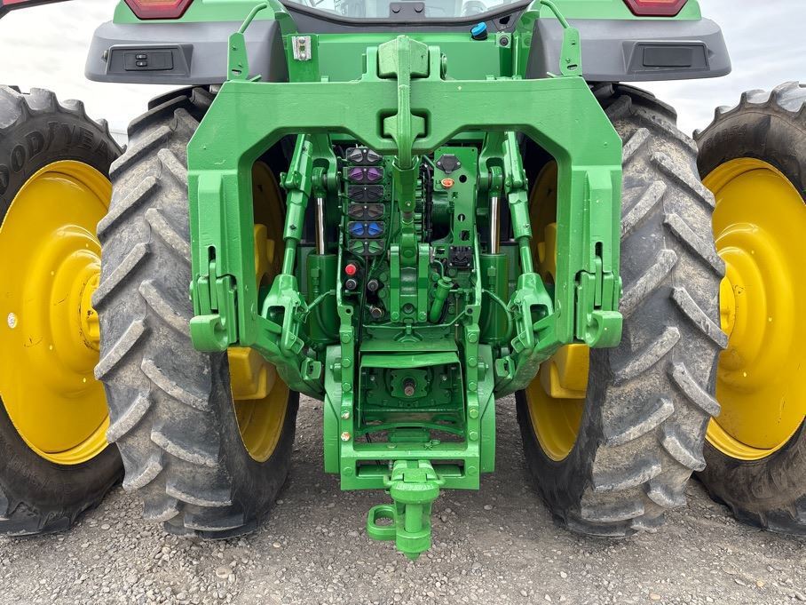 2022 John Deere 8R 340 Tractor