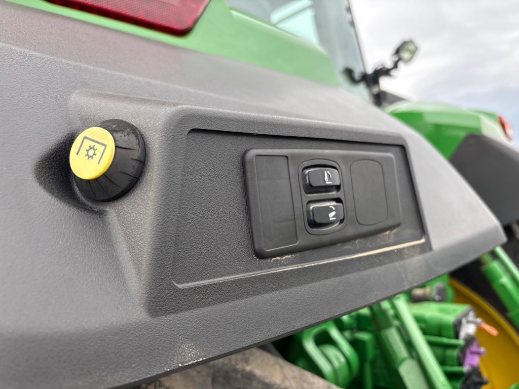 2022 John Deere 8R 340 Tractor
