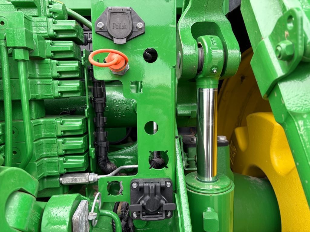 2022 John Deere 8R 340 Tractor