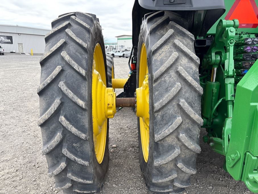 2022 John Deere 8R 340 Tractor