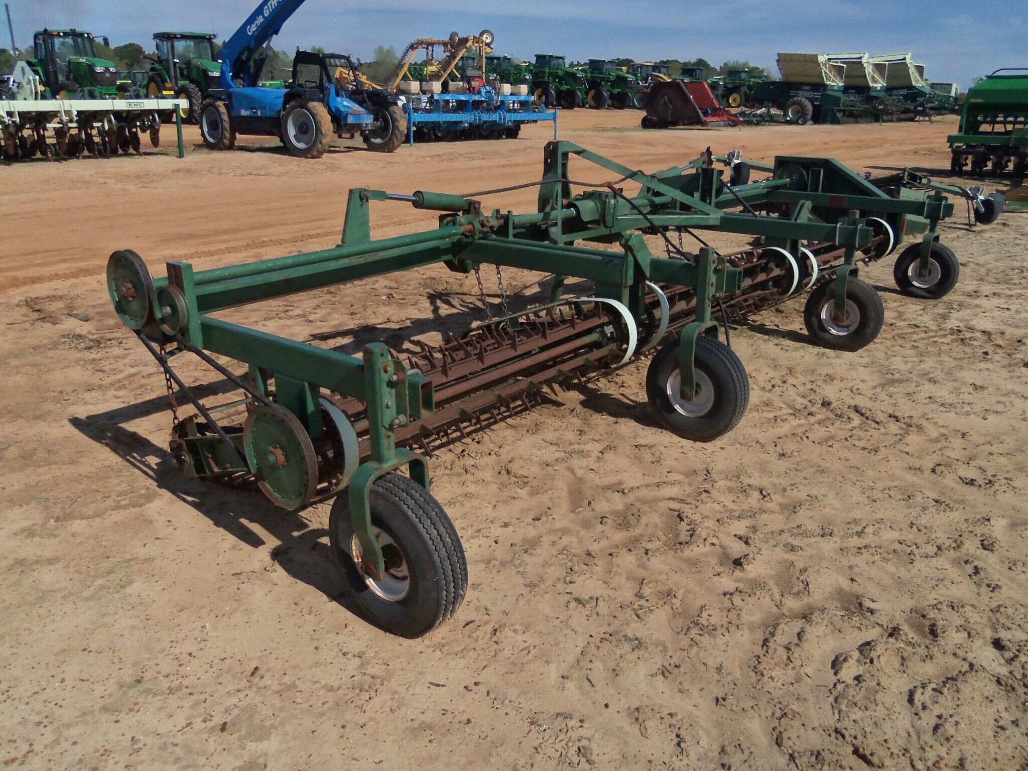 2004 Kelley Manufacturing 6 Row Vine Conditioner Peanut Equipment