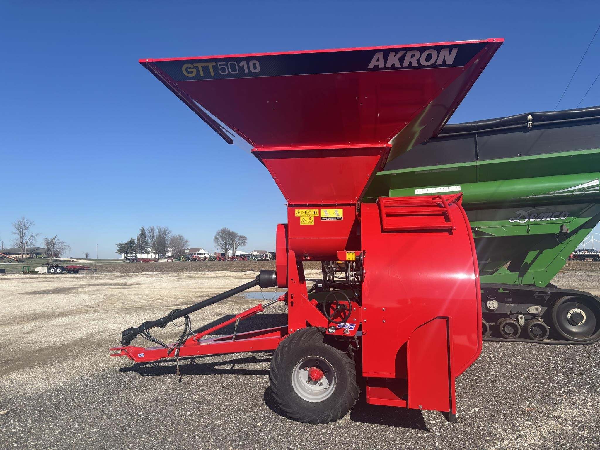 2026 Akron GTT5010 Grain Bagger