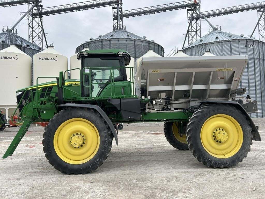 2022 John Deere 600R Loader and Skid Steer Attachment