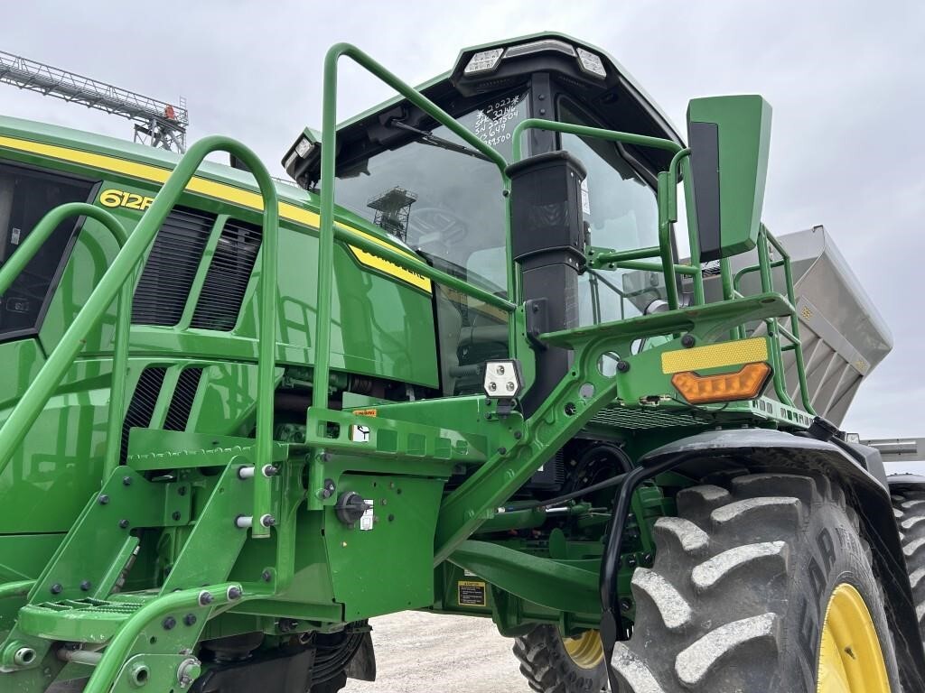 2022 John Deere 600R Loader and Skid Steer Attachment