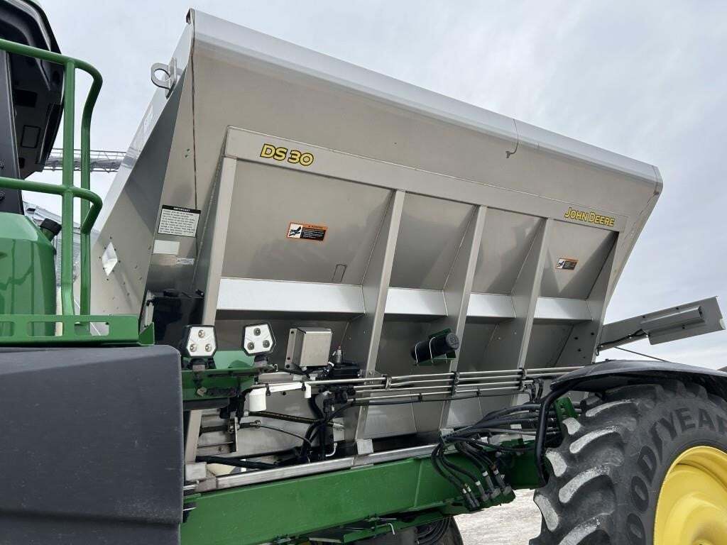 2022 John Deere 600R Loader and Skid Steer Attachment