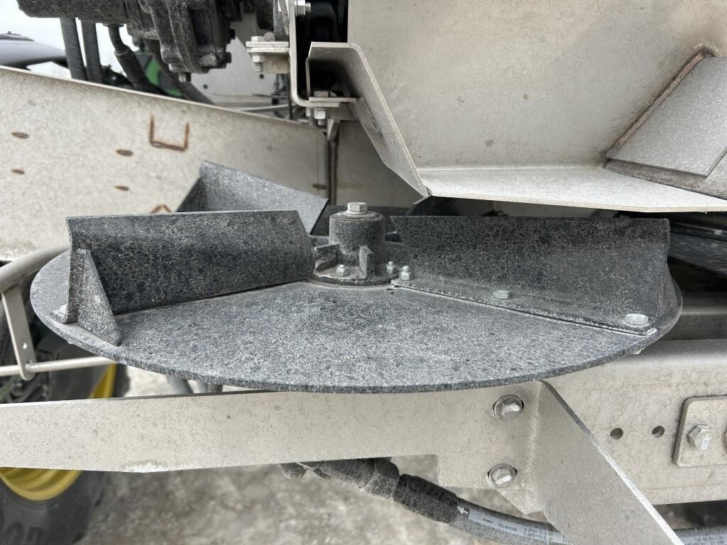 2022 John Deere 600R Loader and Skid Steer Attachment