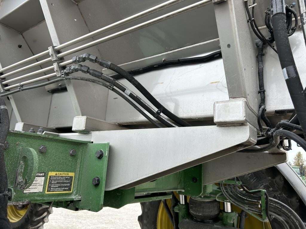 2022 John Deere 600R Loader and Skid Steer Attachment