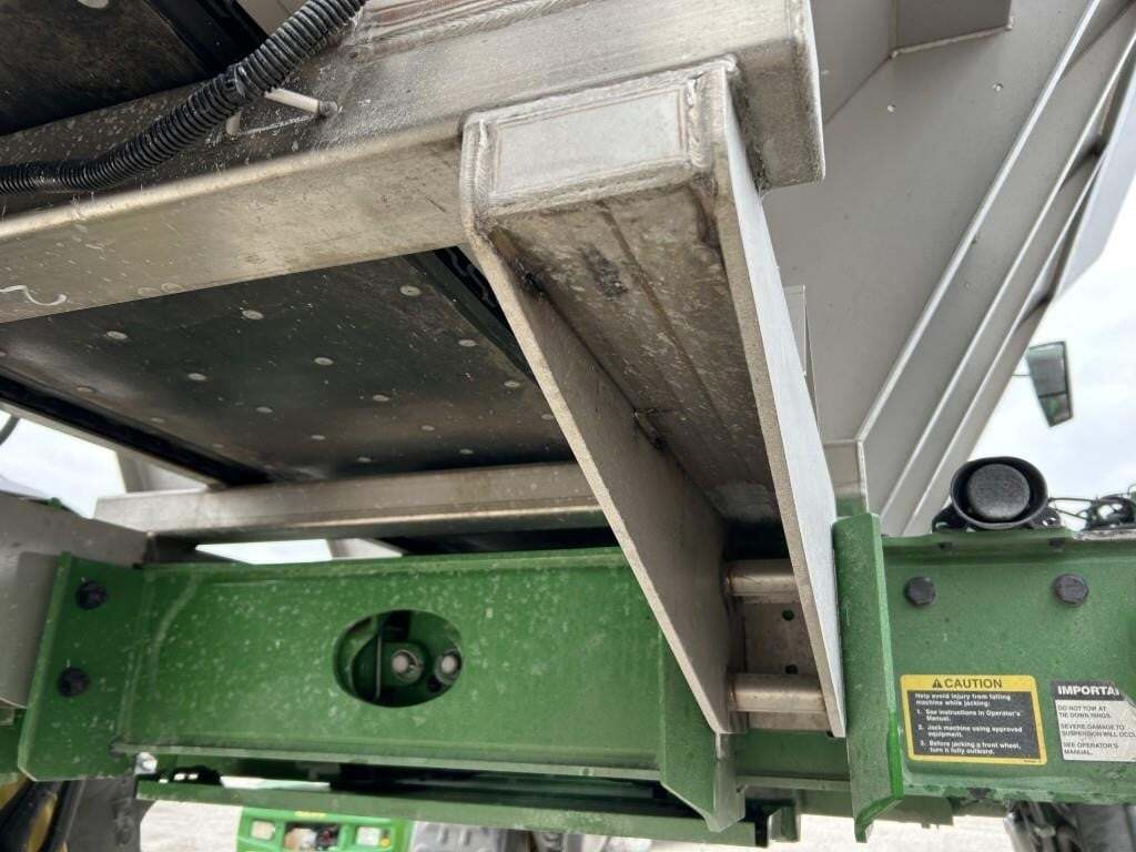 2022 John Deere 600R Loader and Skid Steer Attachment