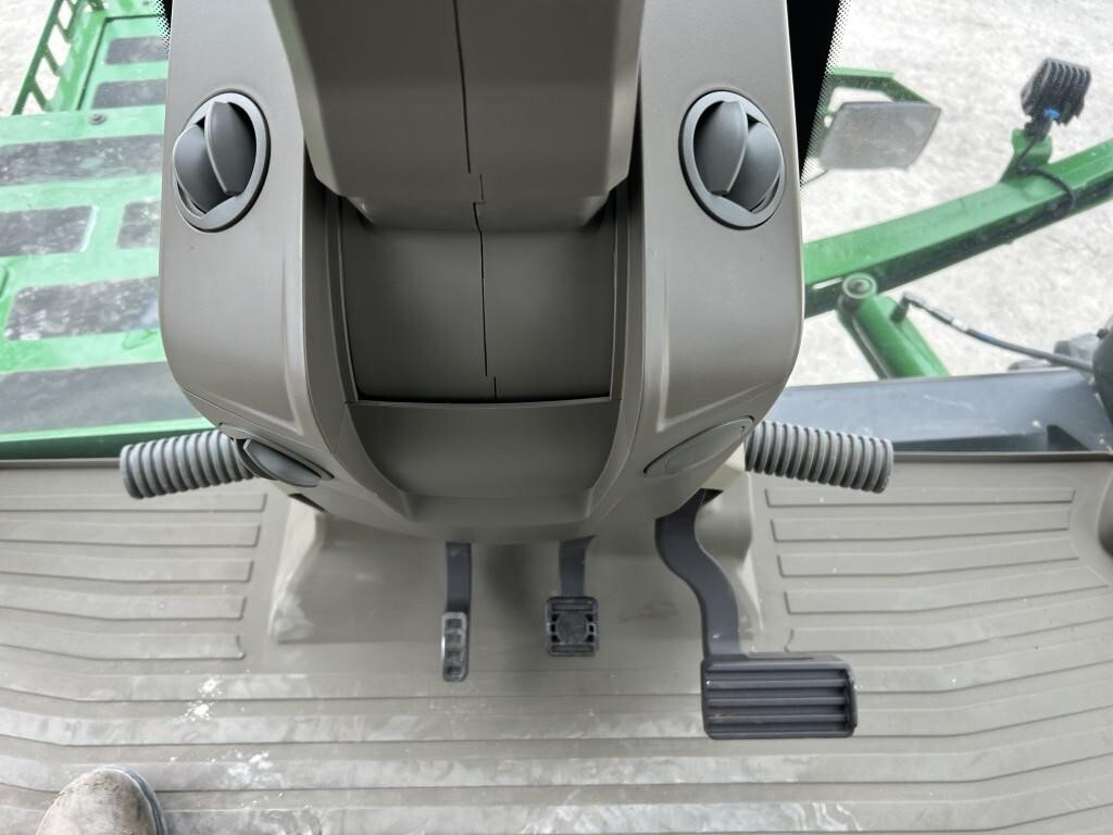 2022 John Deere 600R Loader and Skid Steer Attachment