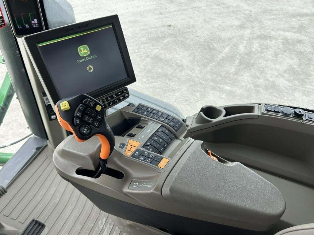 2022 John Deere 600R Loader and Skid Steer Attachment
