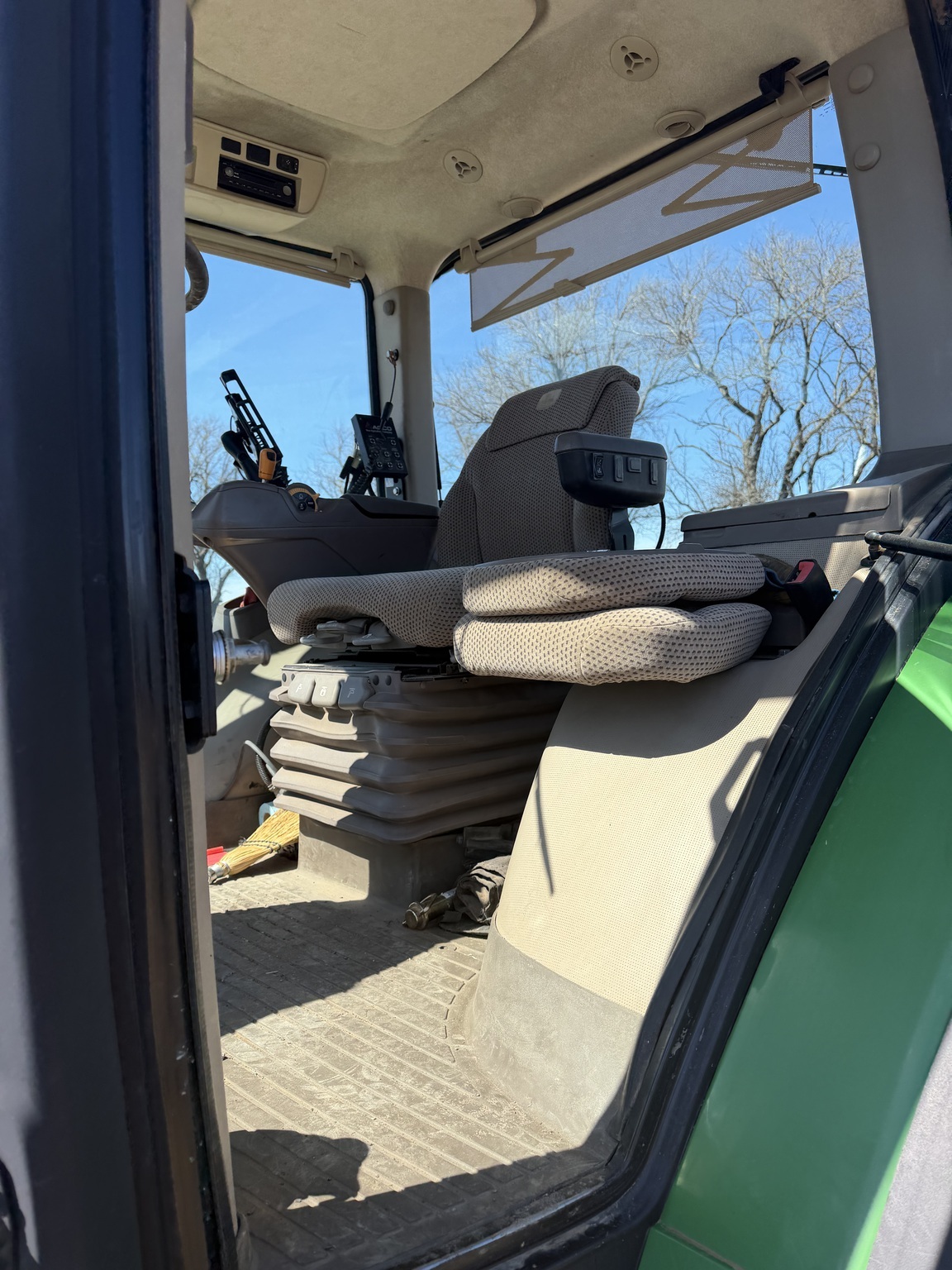 2016 John Deere 8370R Tractor