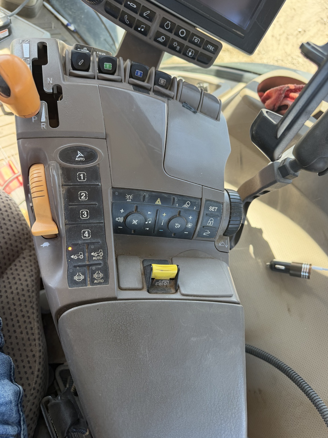 2016 John Deere 8370R Tractor
