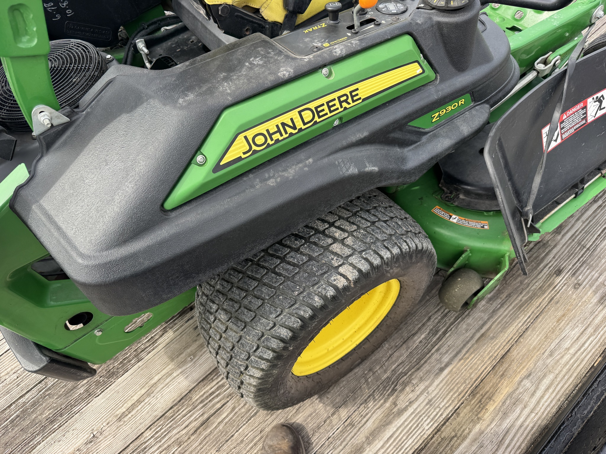 2021 John Deere Z930R Lawn Mower