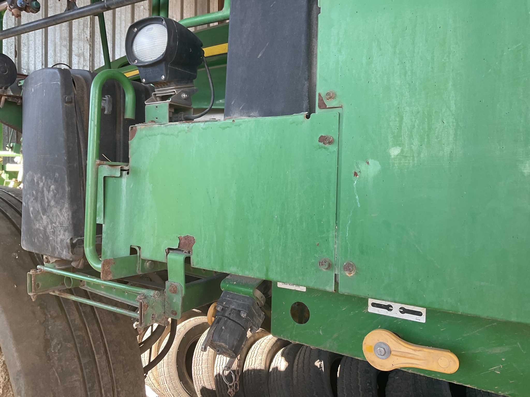 2014 John Deere 4830 Self-Propelled Sprayer