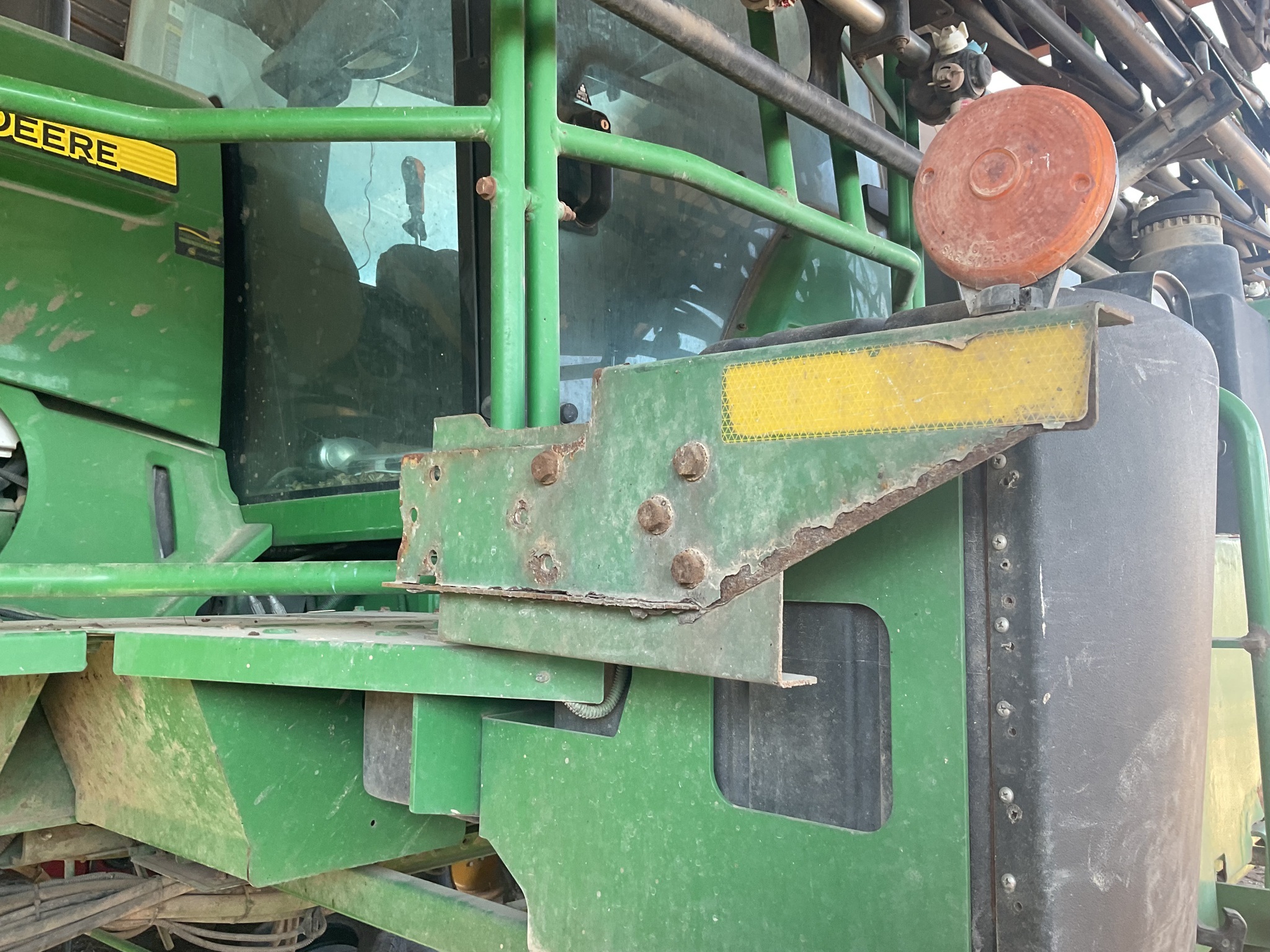 2014 John Deere 4830 Self-Propelled Sprayer