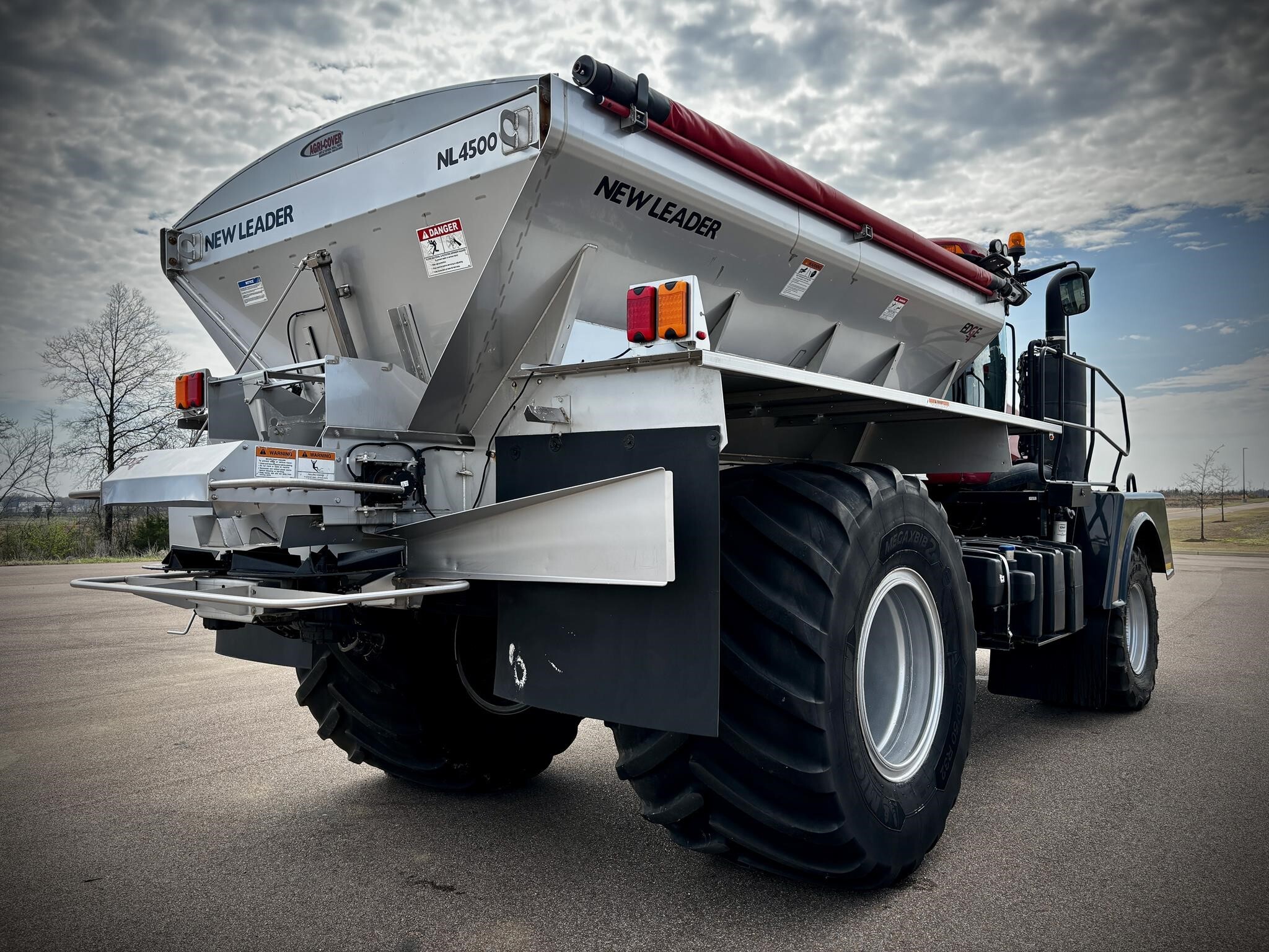 2022 Case IH TITAN 4040 Self-Propelled Sprayer