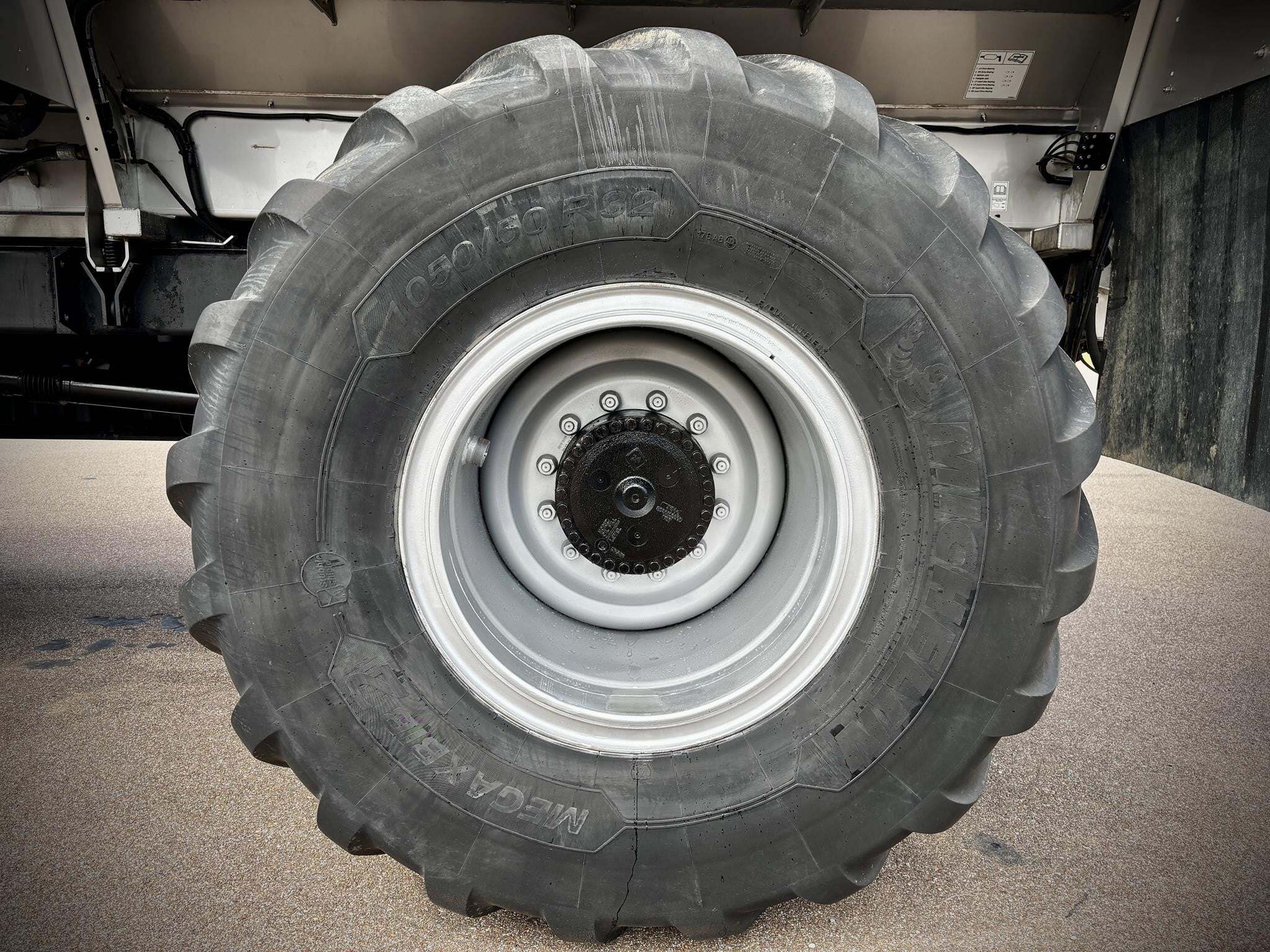 2022 Case IH TITAN 4040 Self-Propelled Sprayer