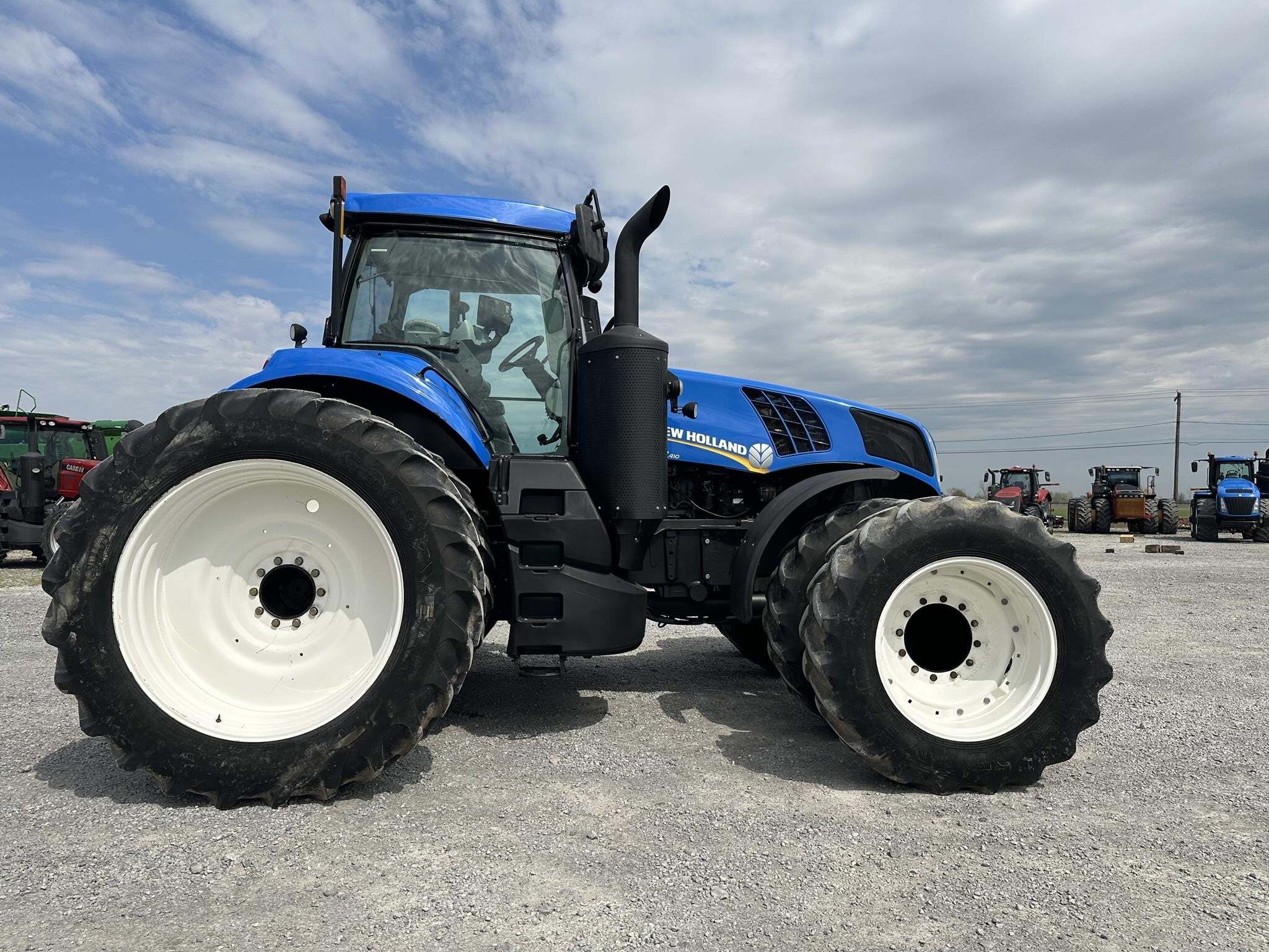 2016 New Holland T8.410 Tractor