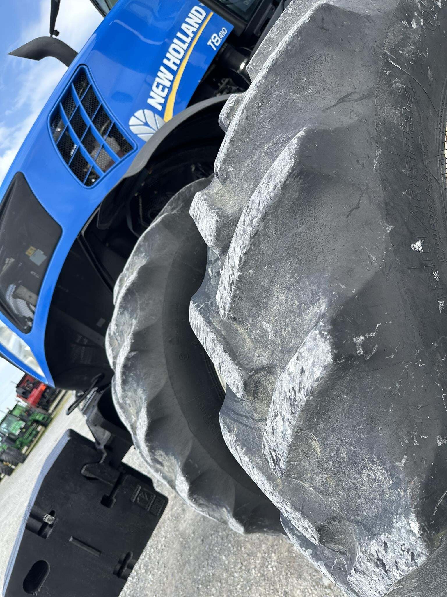 2016 New Holland T8.410 Tractor