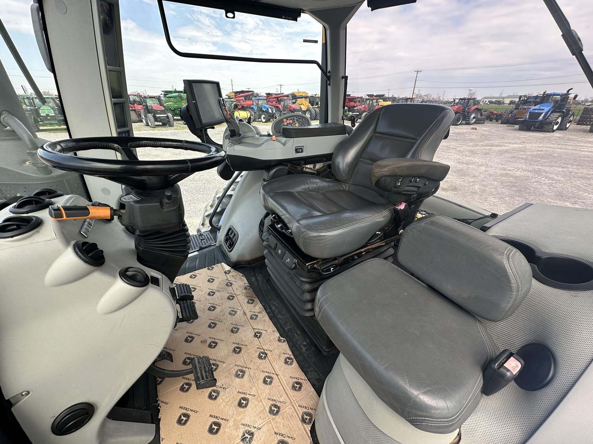 2016 New Holland T8.410 Tractor