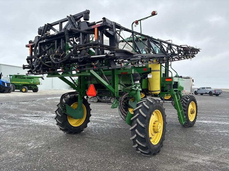 1998 John Deere 4700 Self-Propelled Sprayer