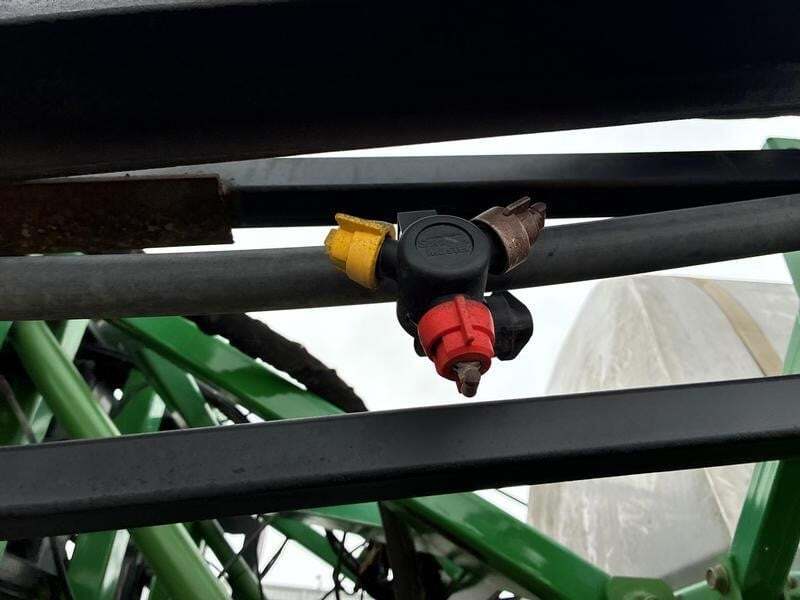 1998 John Deere 4700 Self-Propelled Sprayer