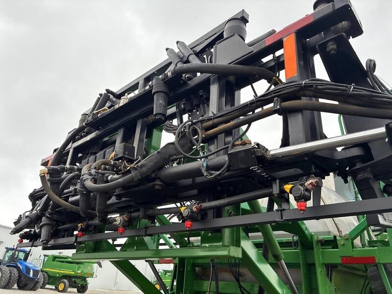 1998 John Deere 4700 Self-Propelled Sprayer