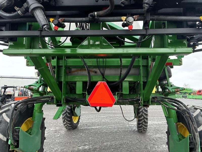 1998 John Deere 4700 Self-Propelled Sprayer