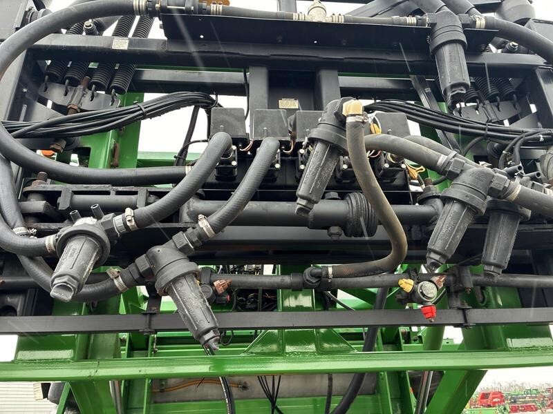 1998 John Deere 4700 Self-Propelled Sprayer