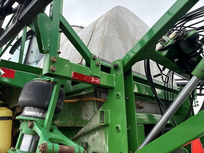 1998 John Deere 4700 Self-Propelled Sprayer