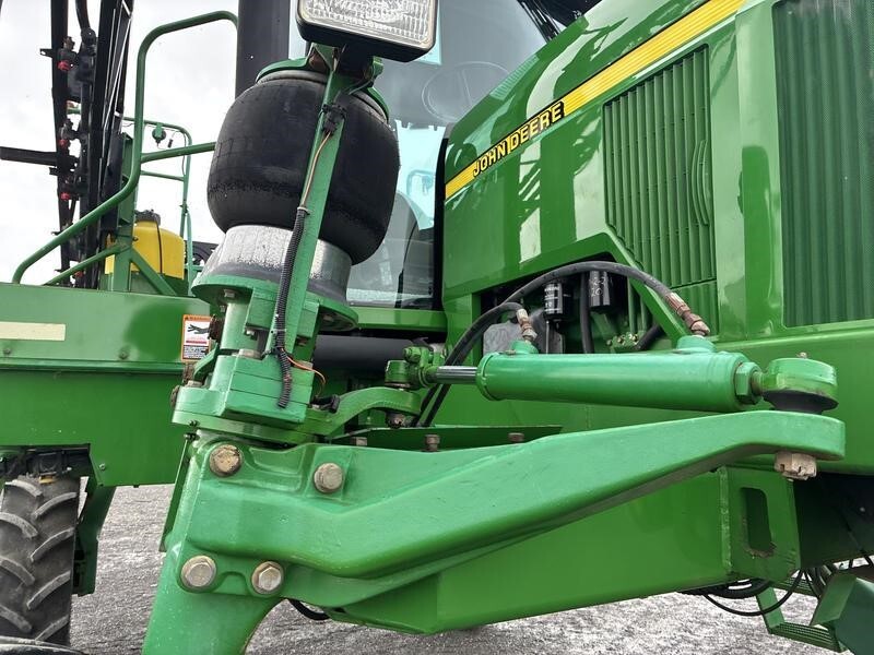 1998 John Deere 4700 Self-Propelled Sprayer