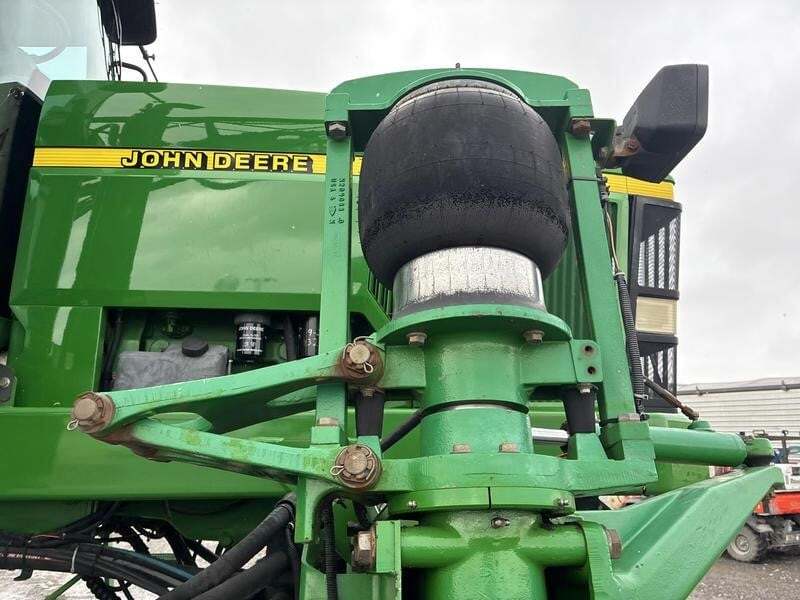 1998 John Deere 4700 Self-Propelled Sprayer