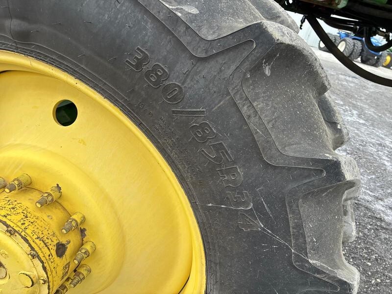 1998 John Deere 4700 Self-Propelled Sprayer