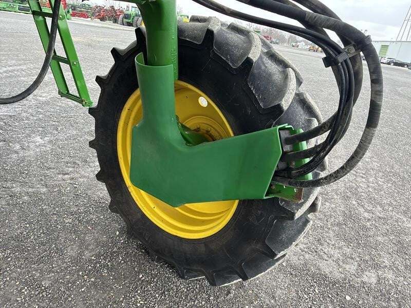 1998 John Deere 4700 Self-Propelled Sprayer