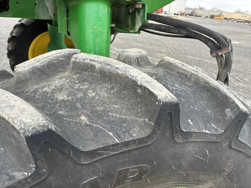 1998 John Deere 4700 Self-Propelled Sprayer