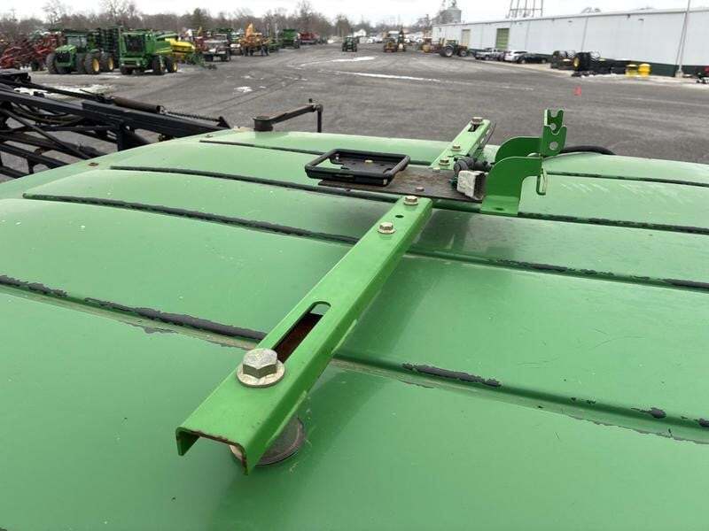 1998 John Deere 4700 Self-Propelled Sprayer