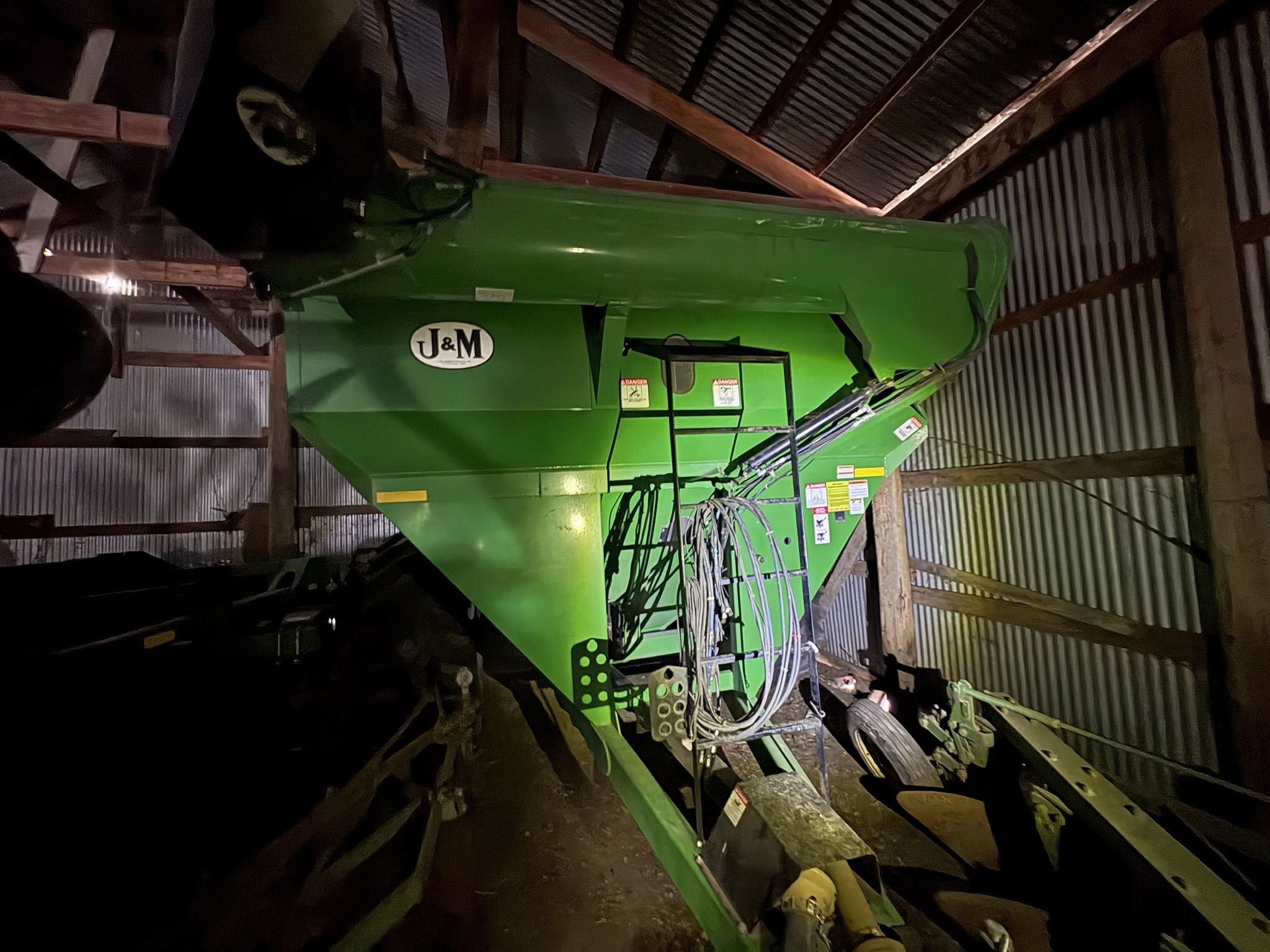 2012 J&M 750-18 Grain Cart