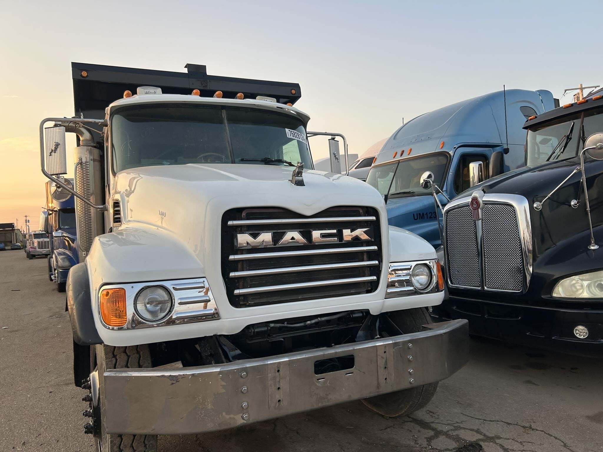2005 Mack Granite CV713 Dump Trucks/Trailer