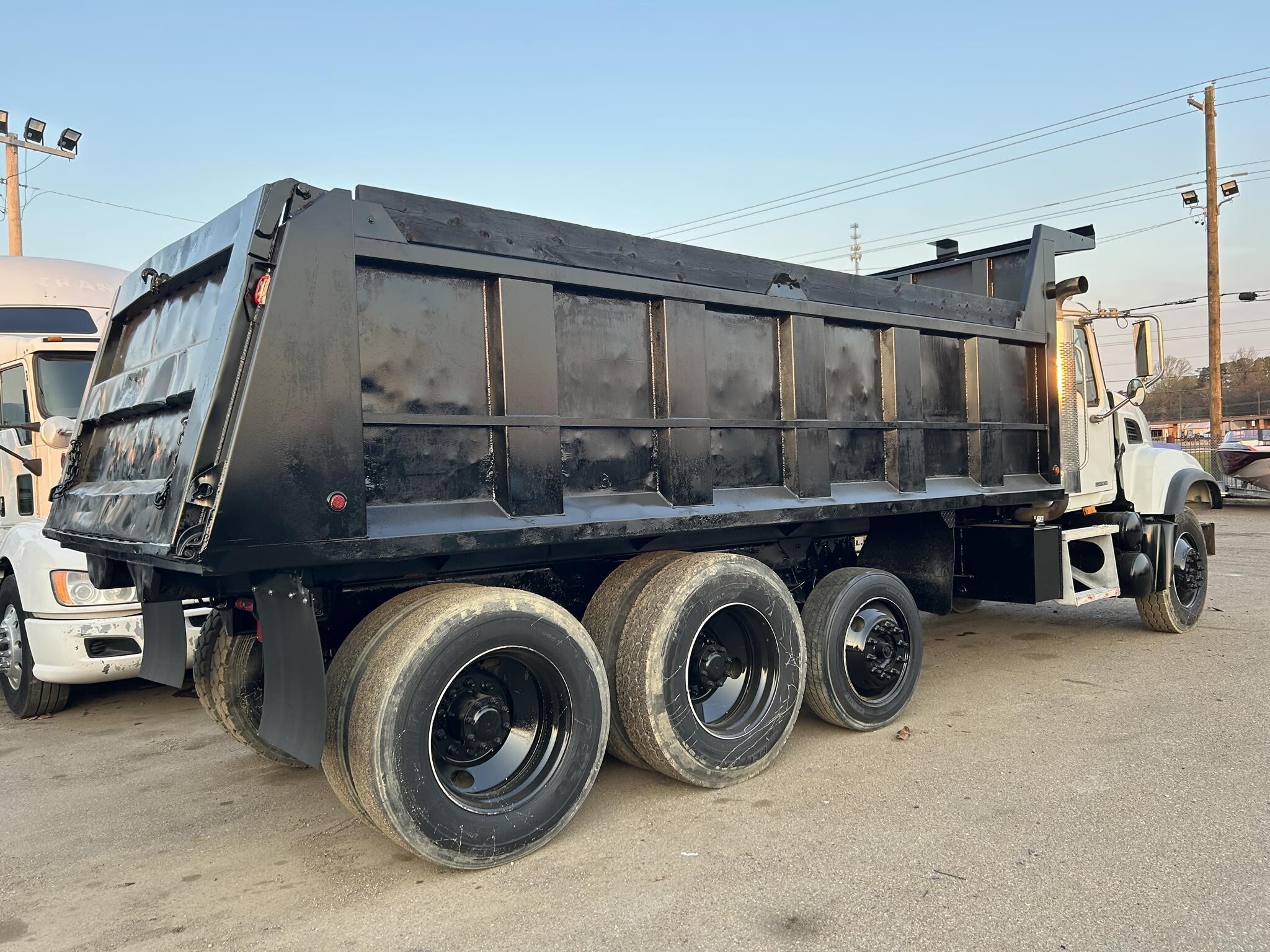2005 Mack Granite CV713 Dump Trucks/Trailer