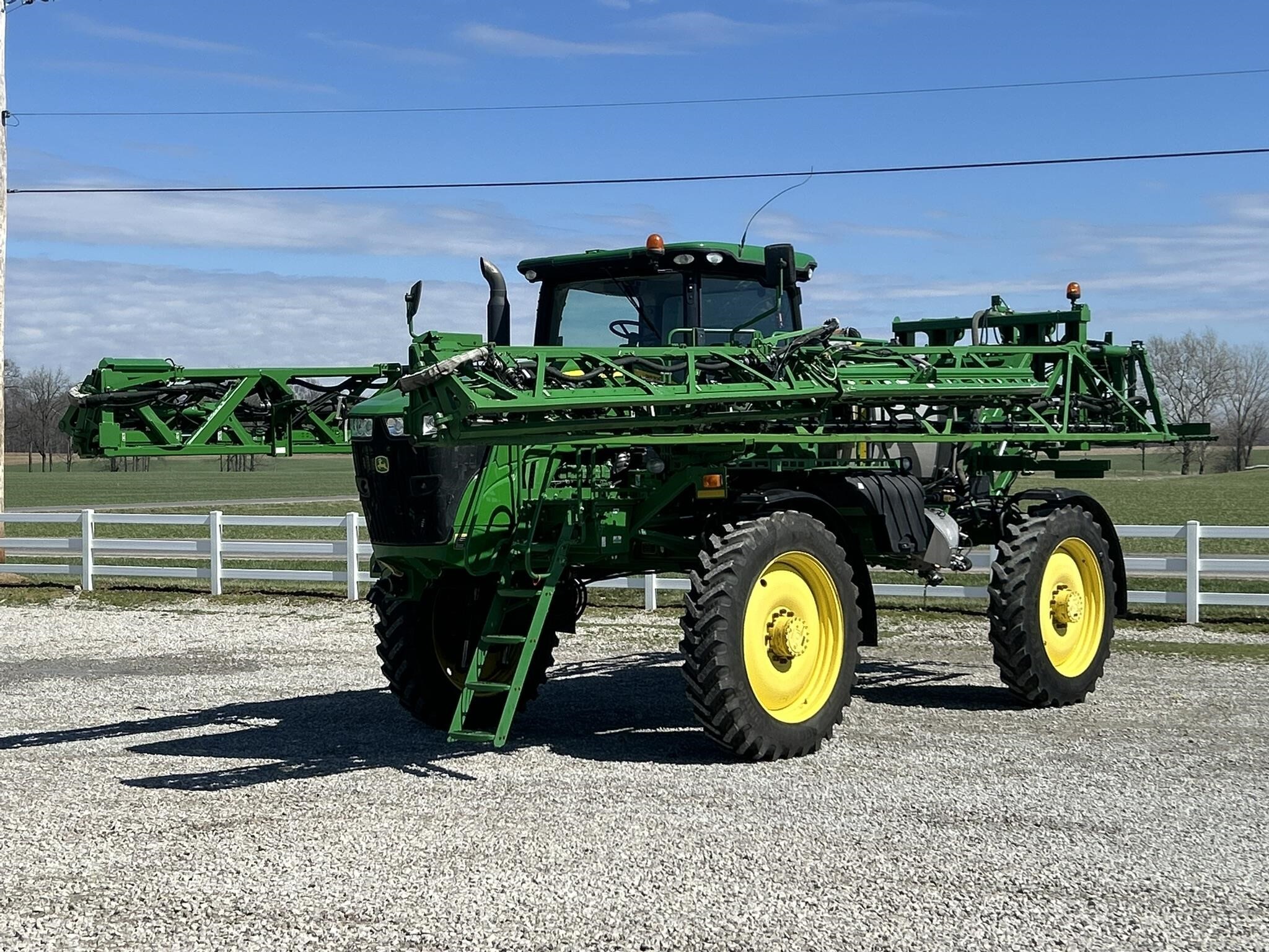 2015 John Deere R4030 Self-Propelled Sprayer