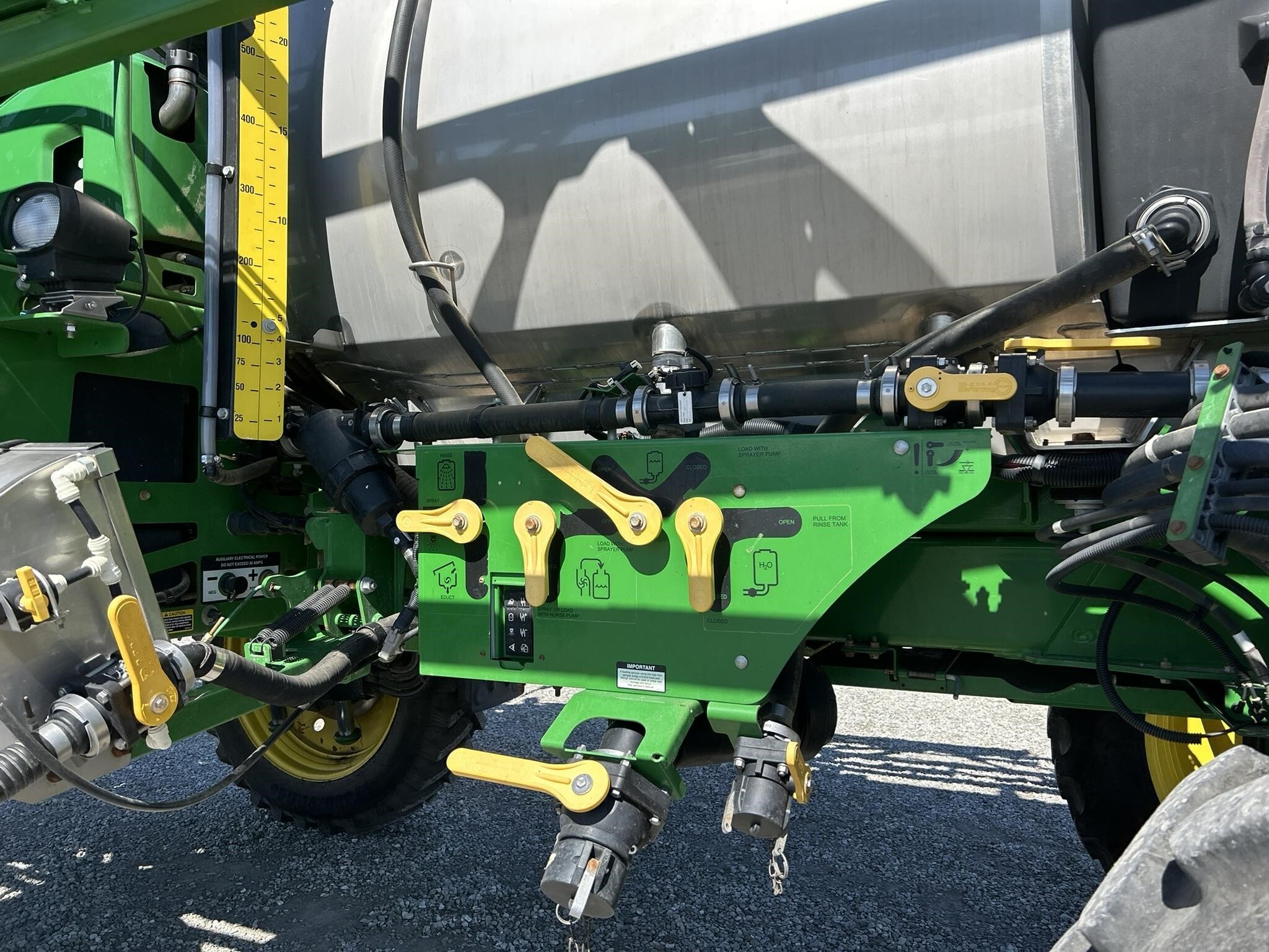 2015 John Deere R4030 Self-Propelled Sprayer