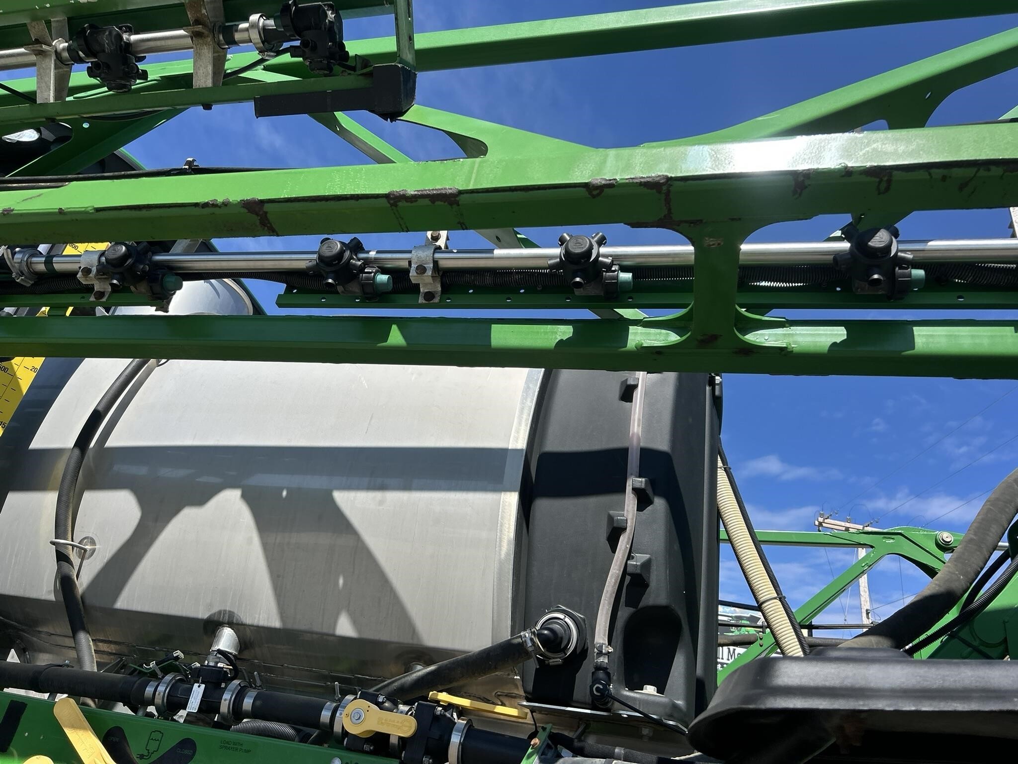 2015 John Deere R4030 Self-Propelled Sprayer