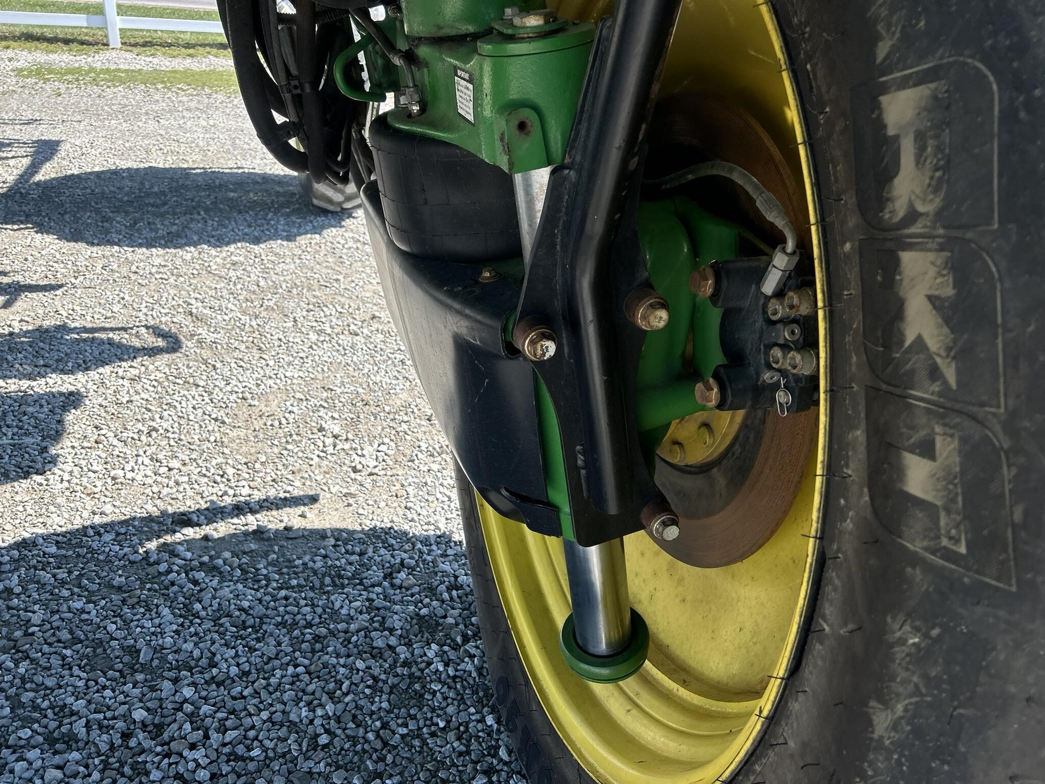 2015 John Deere R4030 Self-Propelled Sprayer