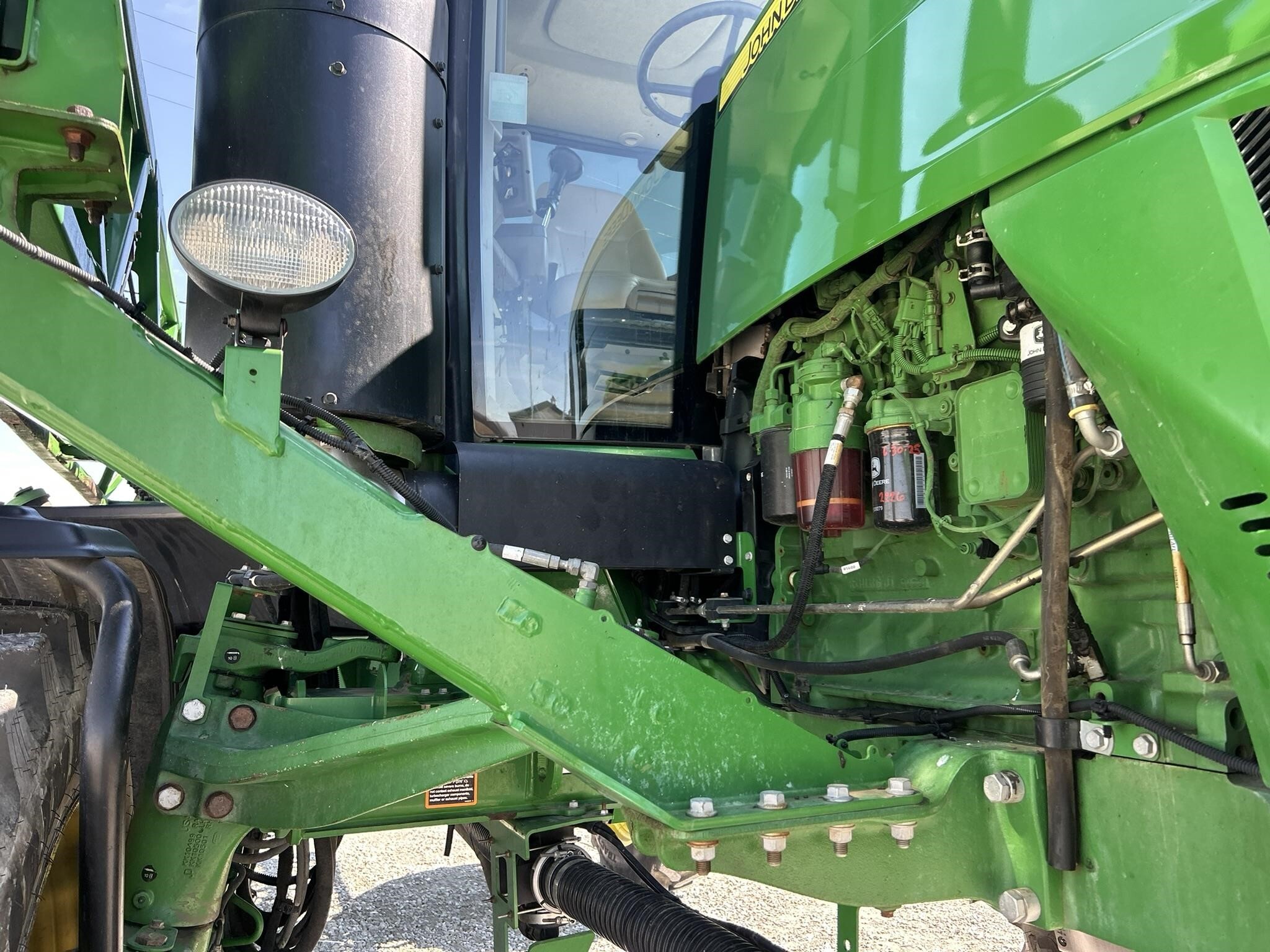 2015 John Deere R4030 Self-Propelled Sprayer
