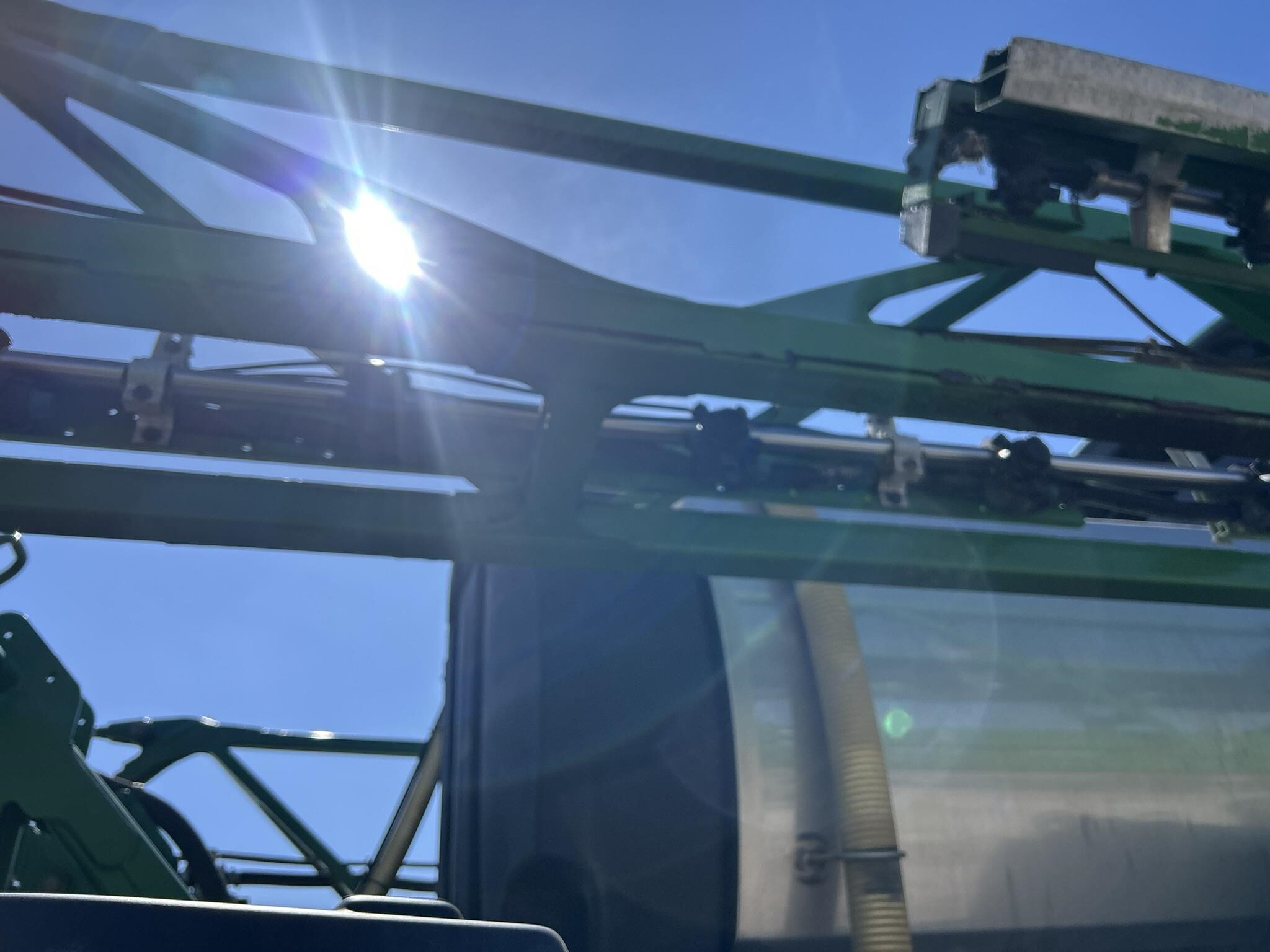 2015 John Deere R4030 Self-Propelled Sprayer